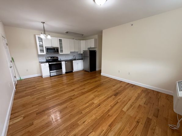 100 Pershing Ave APT 3