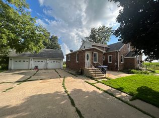 16960 Barber Greene Rd, Sycamore, IL 60178