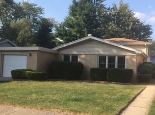 1926 Arthur Dr, Waukegan, IL 60087