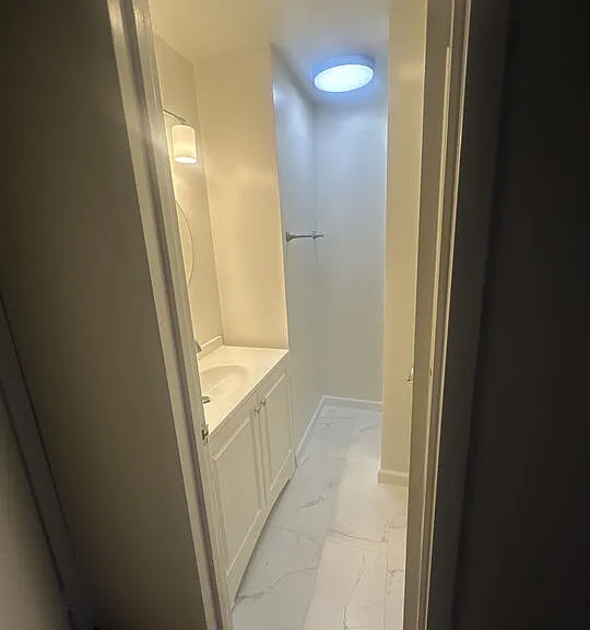 100 S Doheny Dr #213 — Photo 31