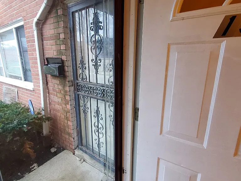 23755 Banbury Cir #1 — Photo 68