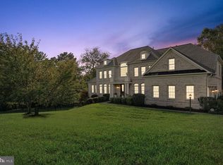 2924 Fox Mill Manor Dr, Oakton, VA 22124