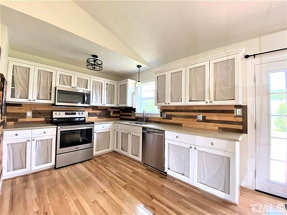 5th image of 11474 Village Square Dr