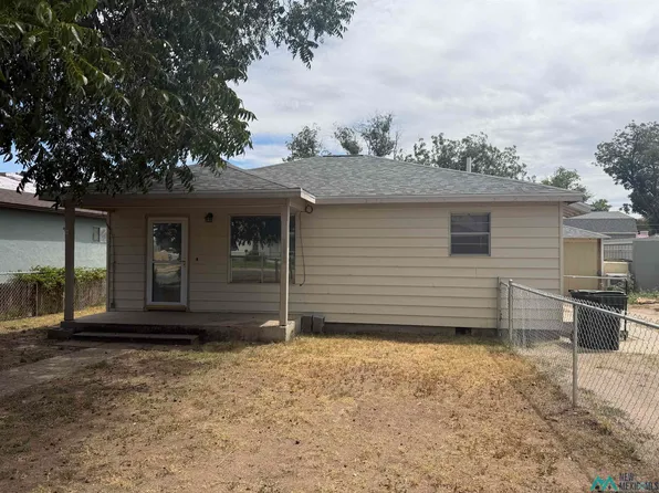 1032 N Edwards St, Carlsbad, NM 88220