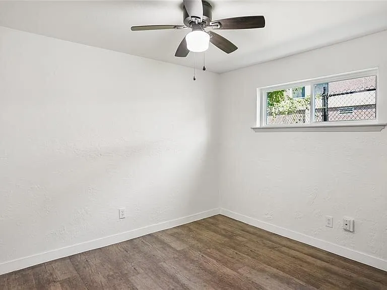 2819 Berry St #8 — Photo 7