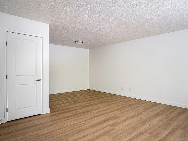 Forty9 Jamieson Apartments — Photo 20
