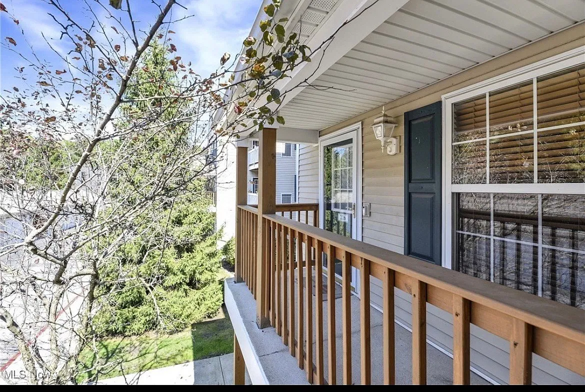 2 bed, 1365 sqft, $1,800 — Photo 3