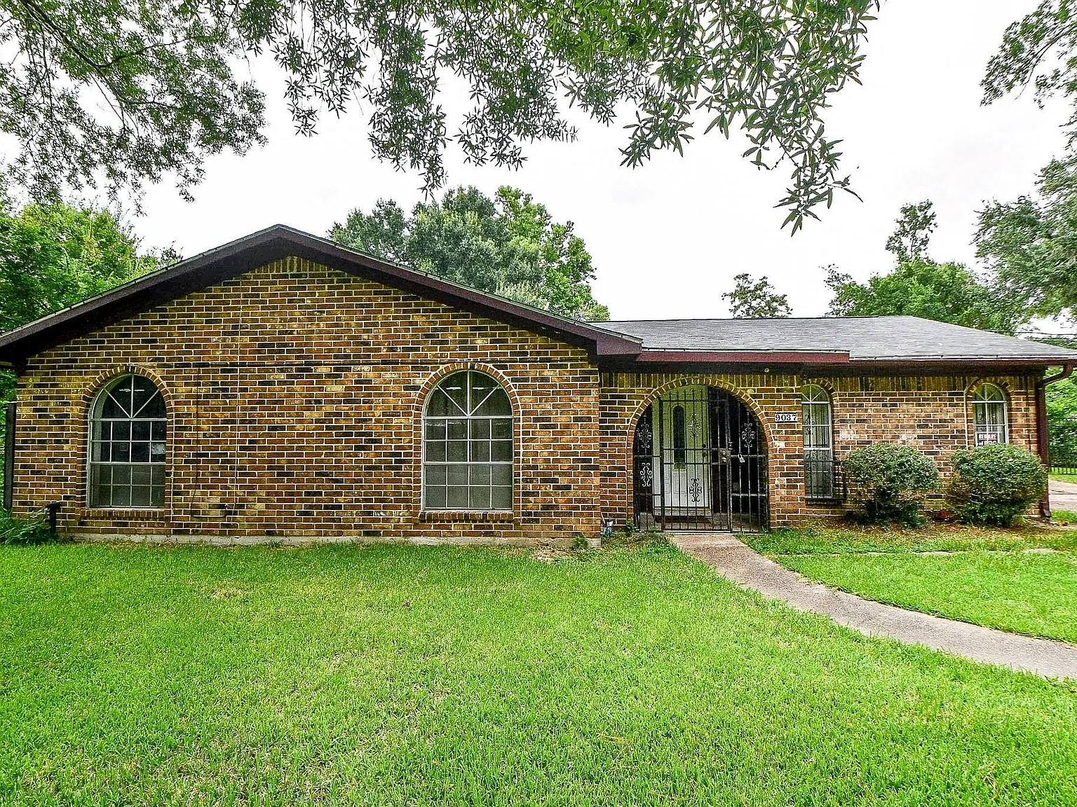 3 bed, 2.0 bath, 1505 sqft, $1,600 — Photo 1