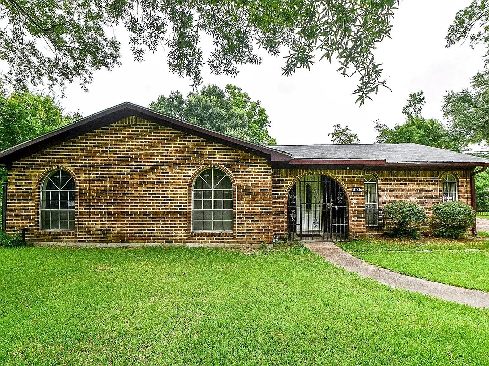 9037 Crestview Dr