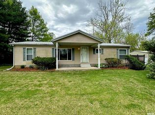 15079 E Gibson Rd, Mount Vernon, IL 62864