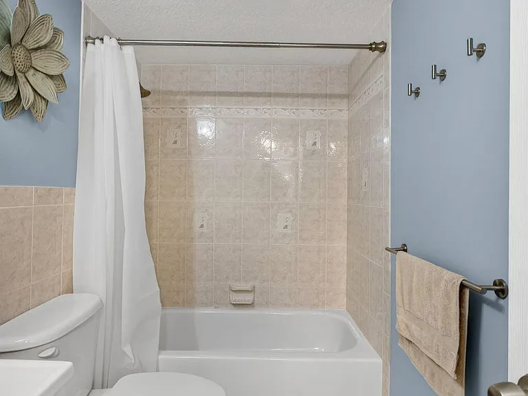 2950 SE Ocean Blvd — Photo 21