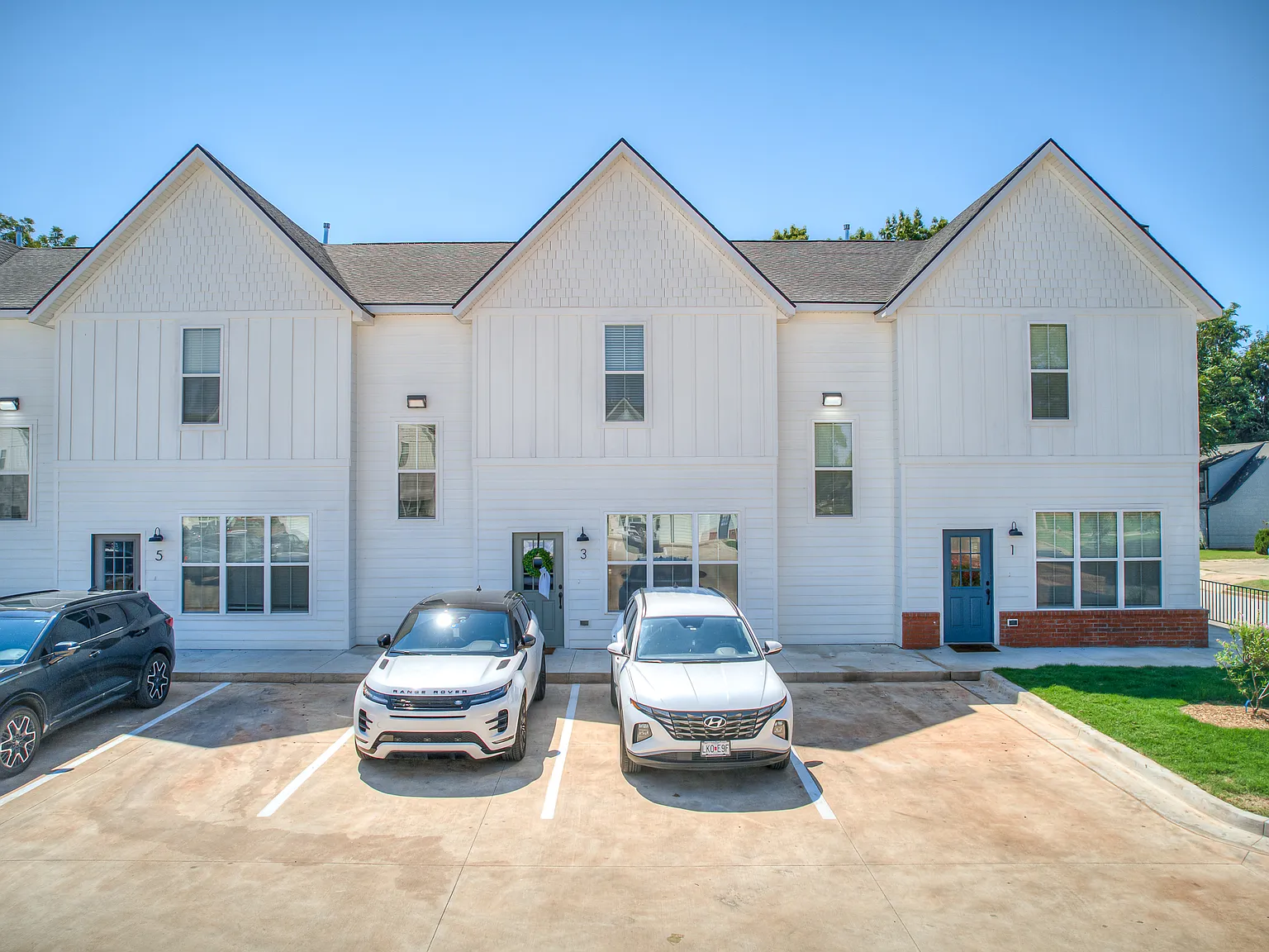 1640 North Leverett Avenue - 1 — Photo 3