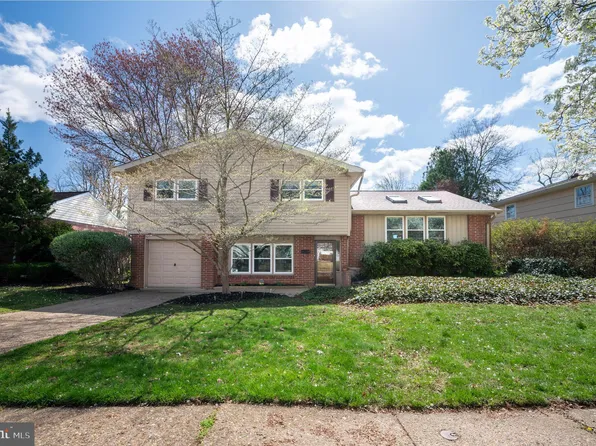 2120 Coventry Dr, Wilmington, DE 19810