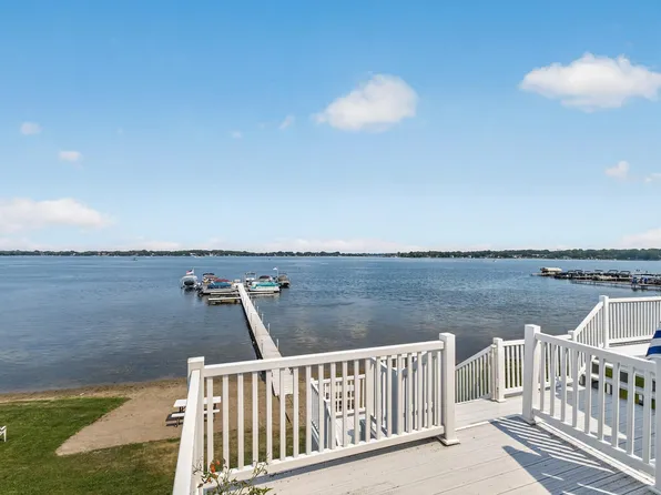 161 1st St NE, Forest Lake, MN 55025