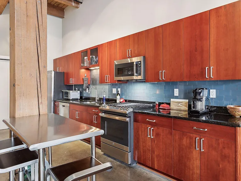 404 Washington Ave N #204 — Photo 11