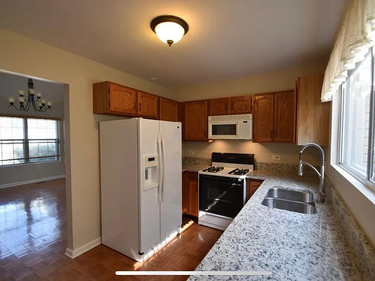 290 Le Parc Cir — Photo 10