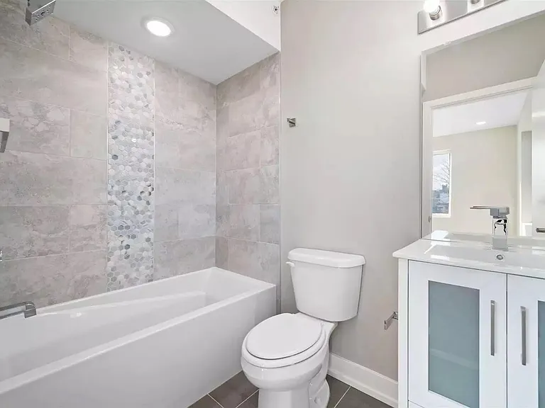 649 N 35th St #202 — Photo 11