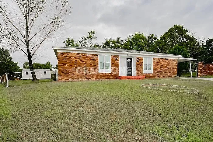 3 bed, 2.0 bath, 1197 sqft, $1,397 — Photo 2