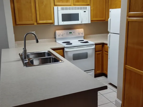 2881 E Huntington Blvd #114, Fresno, CA 93721