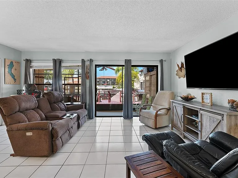 2571 Cyprus Dr #1-101 — Photo 16