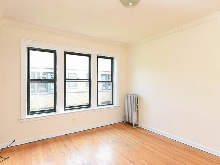 2334.5 N Spaulding Ave #B4 — Photo 10