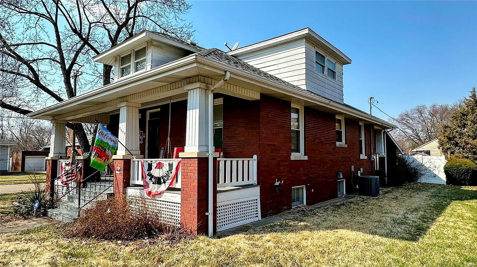 1111 Powell Ave photo 1