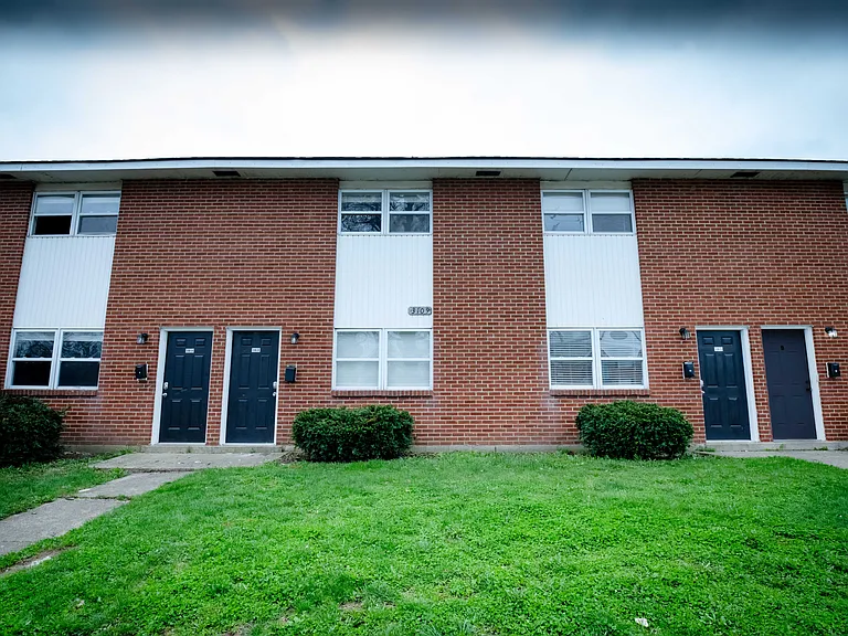 Crestwood Village Townhomes — Photo 26
