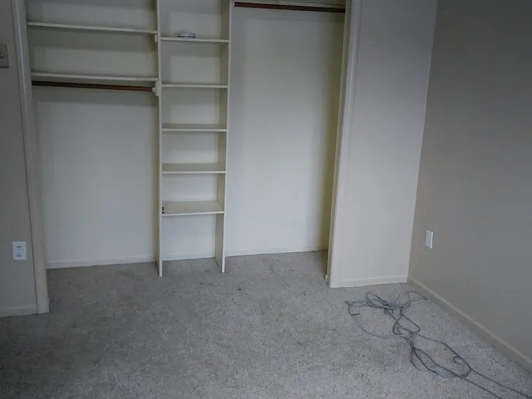 5586 Lapeer Rd — Photo 2