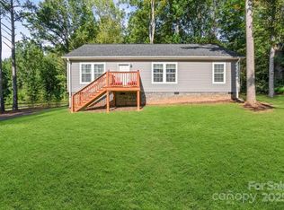 402 Shiloh Rd, Statesville, NC 28677