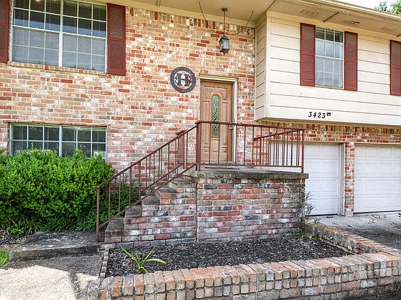 3rd image of 3423 Meadowview Dr