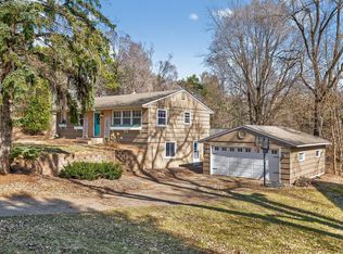 9091 W Staring Ln, Eden Prairie, MN 55347