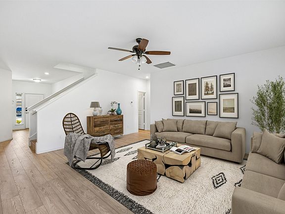 3rd image of 10116 Huntersville Trl