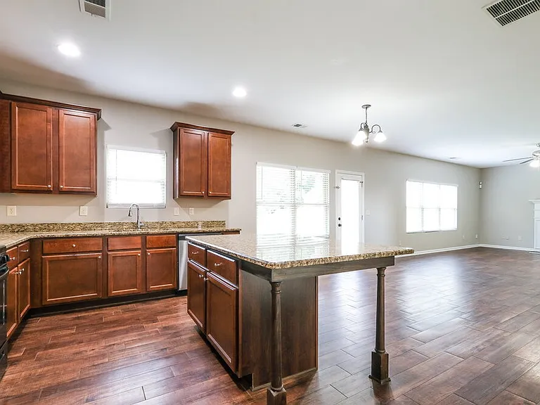 2127 Juniper Ives Ct — Photo 8