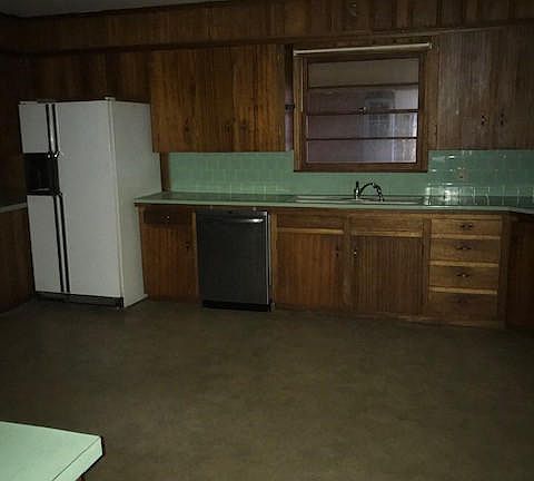 2nd image of 1515 N Avenue D