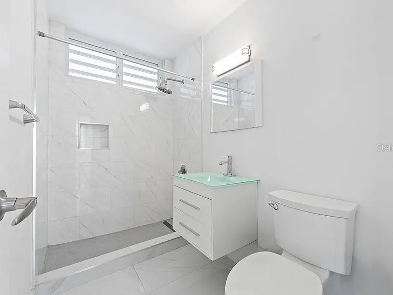 54 Kings Ct #2B — Photo 18