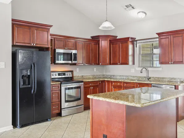 102 Saint John St, Houma, LA 70360