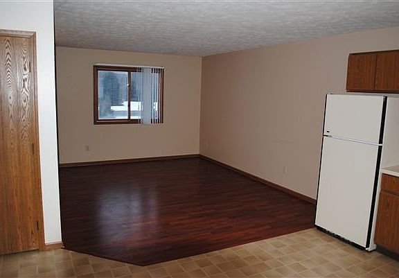 5th image of 8505 Lake Michigan Dr