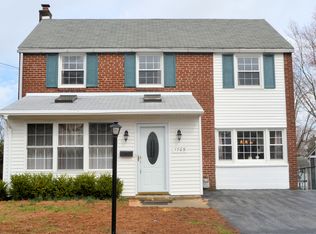 1709 Lynnewood Dr, Havertown, PA 19083