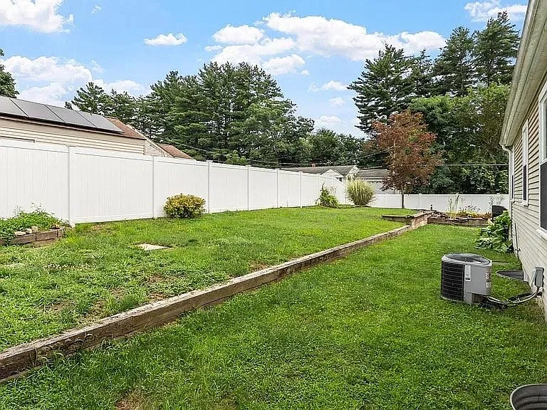 15 Pinebrook Dr