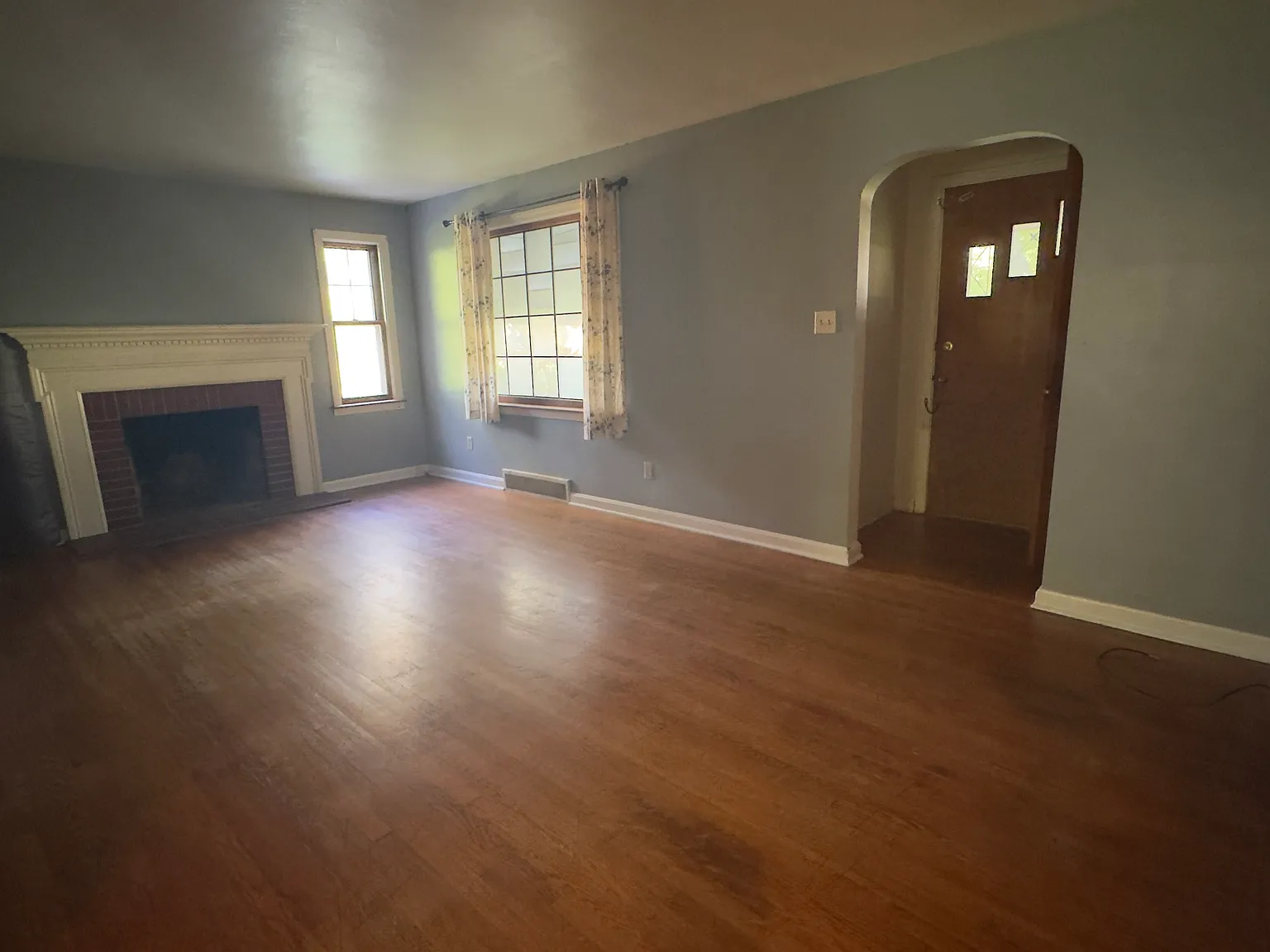 2 bed, 997 sqft, $1,200 — Photo 2