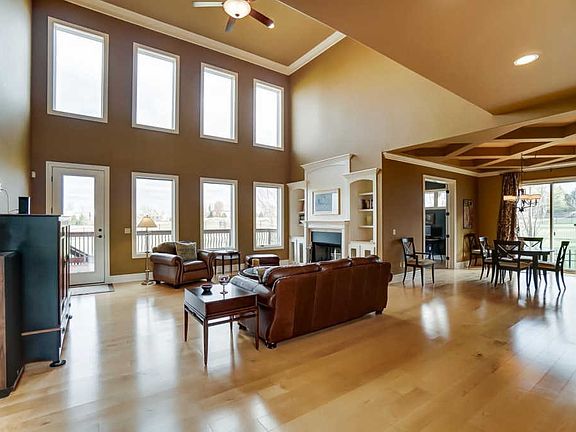 4th image of 5130 Emerald View Dr