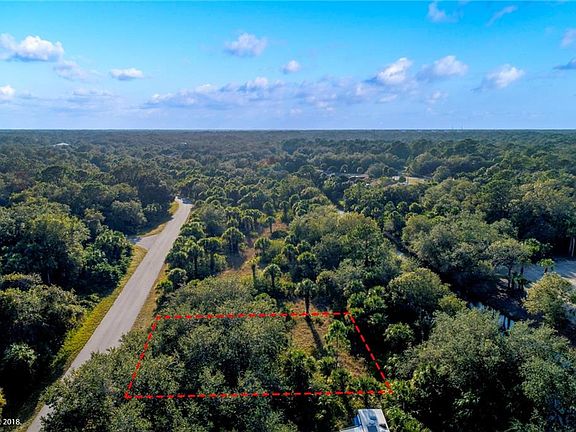 3rd image of 305 Pembroke Dr