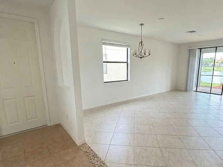 15465 Summit Place Cir — Photo 4