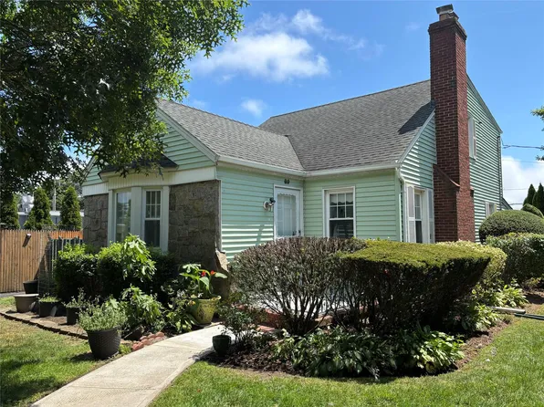 89 S Kensington Avenue, Rockville Centre, NY 11570