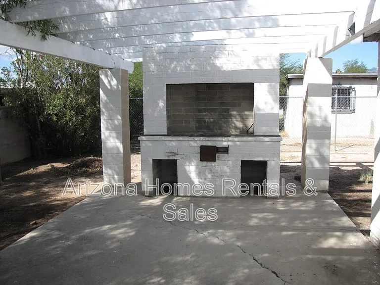 801 E Halcyon Rd — Photo 10