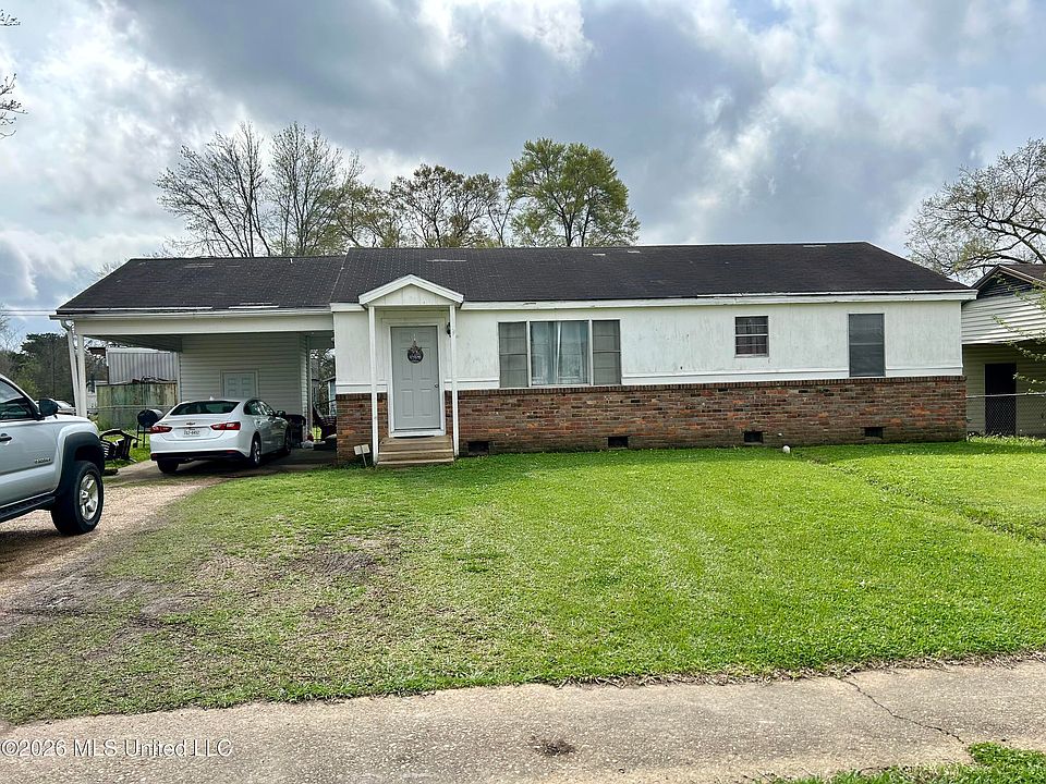 1st image of 110 Main St