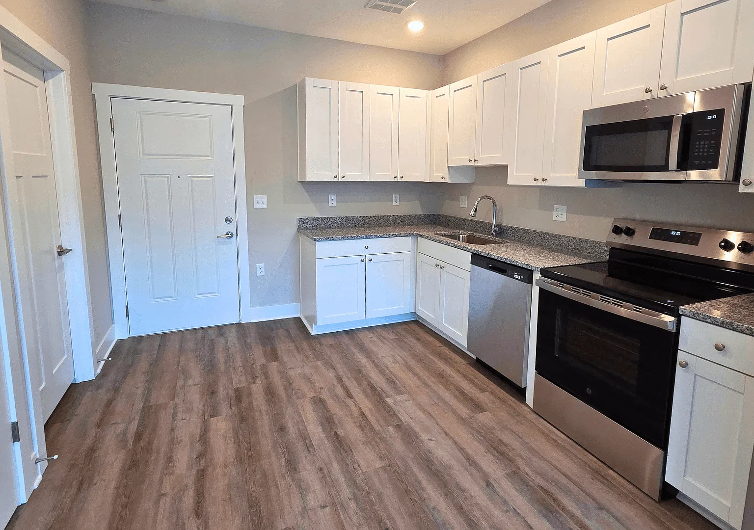 Greenwood Commons Apartments — Photo 3
