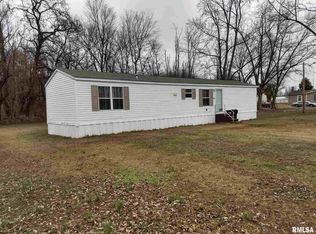 305 Rawlinson St, Crossville, IL 62827