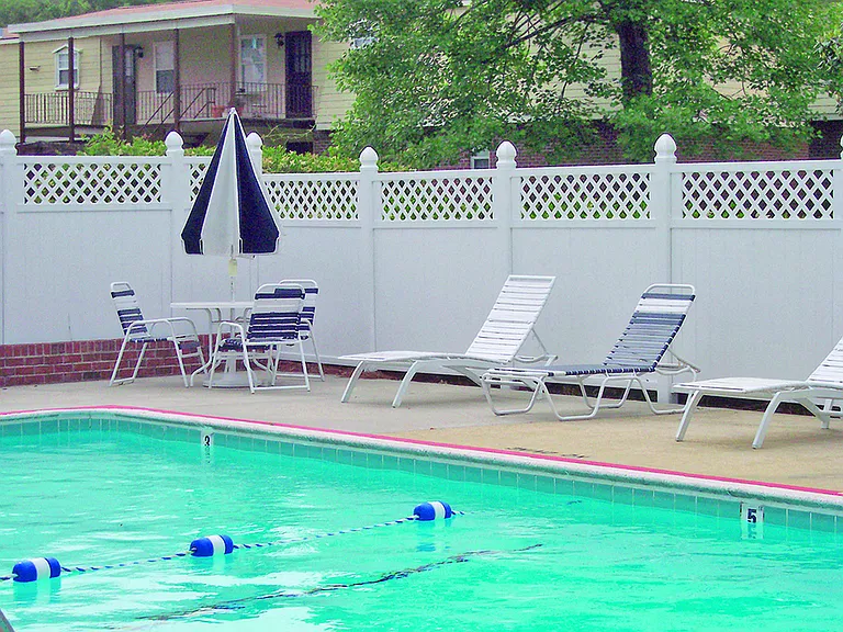 Chateau Terrace — Photo 3