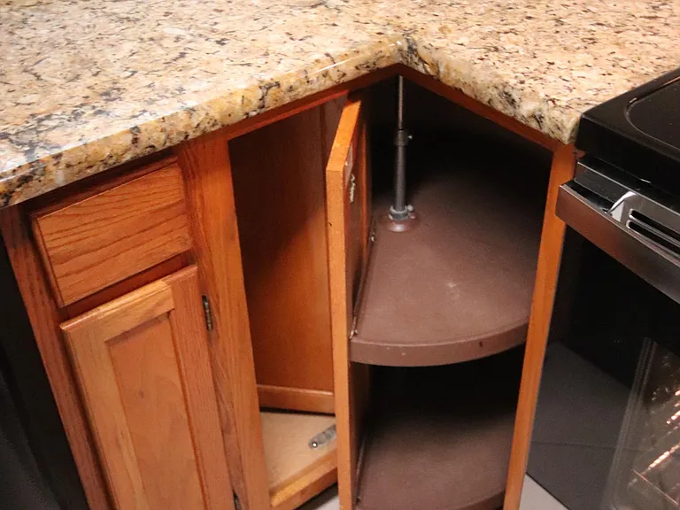 Corner cabinet lazy susan